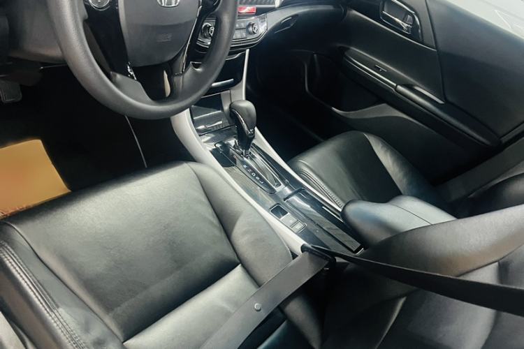 Used Honda Accord 2016 2.0L Comfort Edition Interior 2