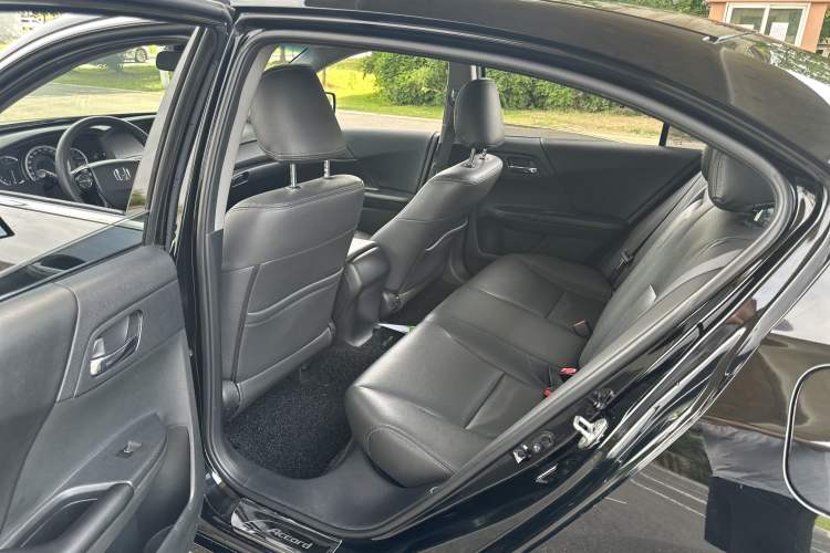 Used Honda Accord 2016 2.0L Comfort Edition Interior 2