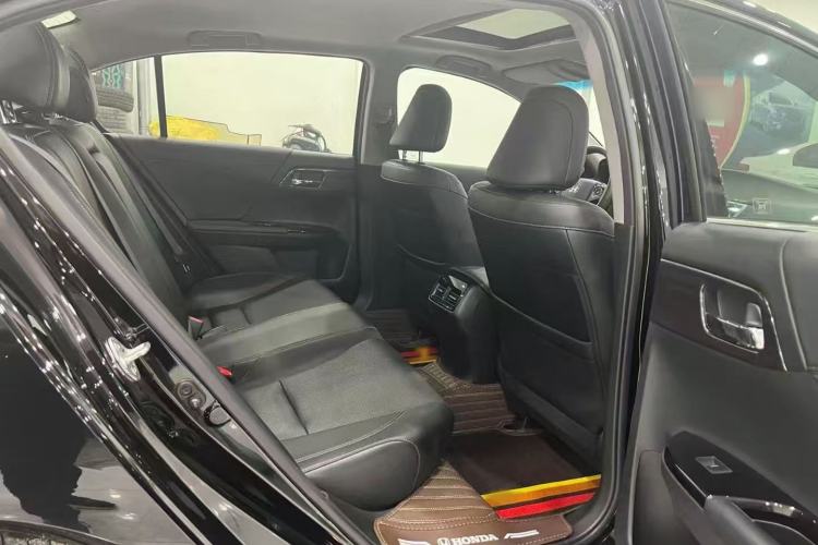 Used Honda Accord 2016 2.4L Comfort Edition Interior 2