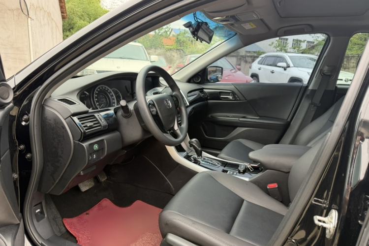 Used Honda Accord 2016 2.0L Comfort Edition Interior 2
