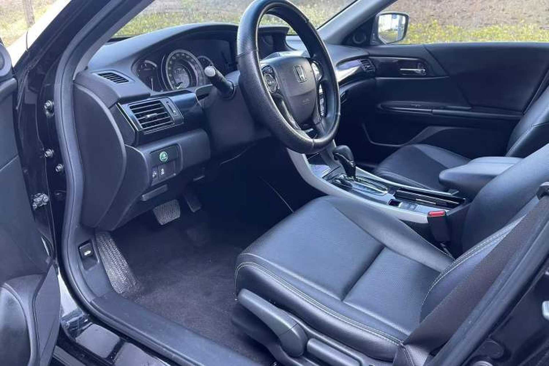 Used Honda Accord 2016 2.0L Comfort Edition Interior 2