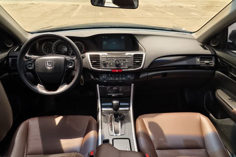 Used Honda Accord 2016 2.0L Comfort Edition Interior 2