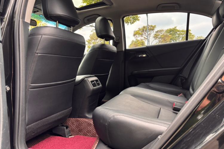 Used Honda Accord 2016 2.0L Elite Edition Interior 3