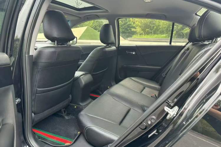 Used Honda Accord 2016 2.0L Comfort Edition Interior 3