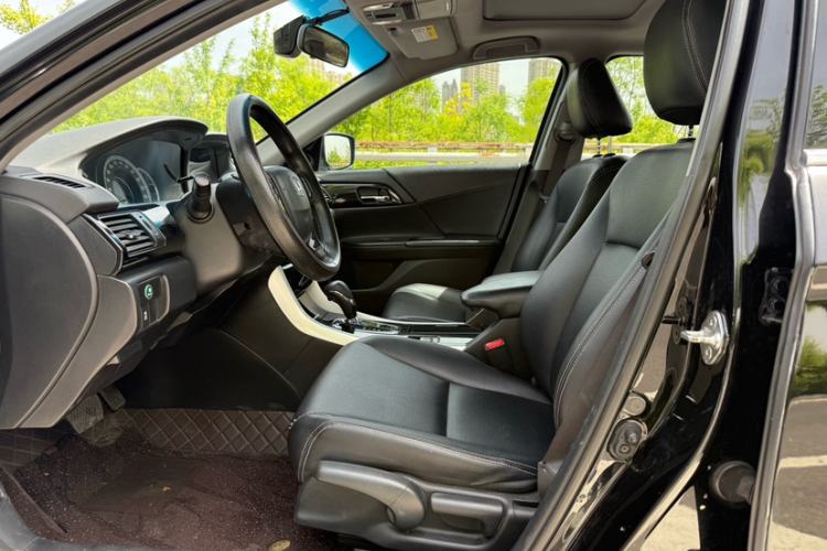 Used Honda Accord 2016 2.0L Comfort Edition Interior 3