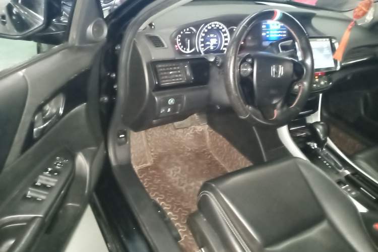 Used Honda Accord 2016 2.0L Comfort Edition Interior 3