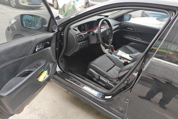 Used Honda Accord 2016 2.0L Comfort Edition Interior 3