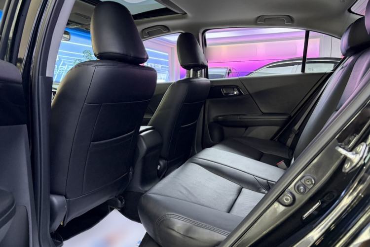 Used Honda Accord 2016 2.0L Comfort Edition Interior 3