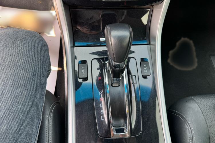 Used Honda Accord 2016 2.0L Elite Edition Interior 3