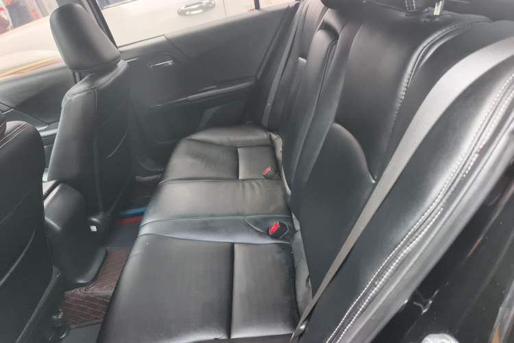 Used Honda Accord 2016 2.0L Comfort Edition Interior 4