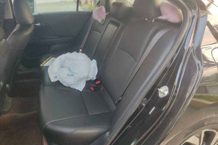 Used Honda Accord 2016 2.0L Comfort Edition Interior 4