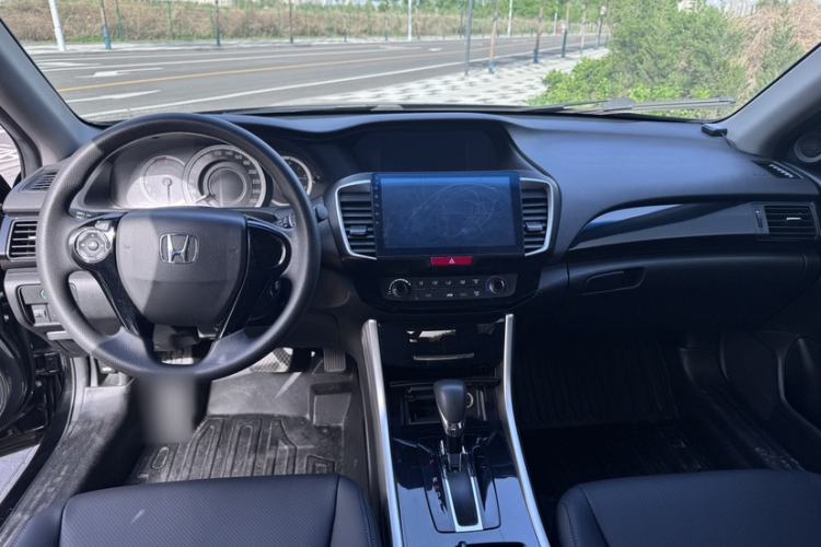 Used Honda Accord 2016 2.0L Comfort Edition Interior 4