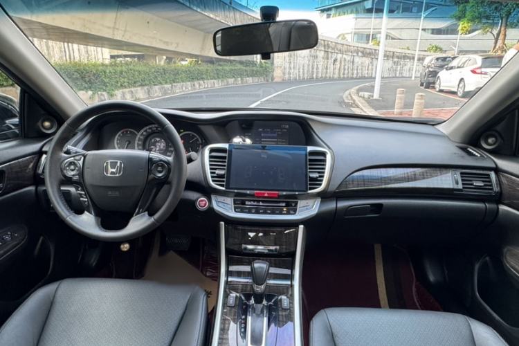 Used Honda Accord 2016 2.4L EX New Year Limited Edition Special Package Interior 4