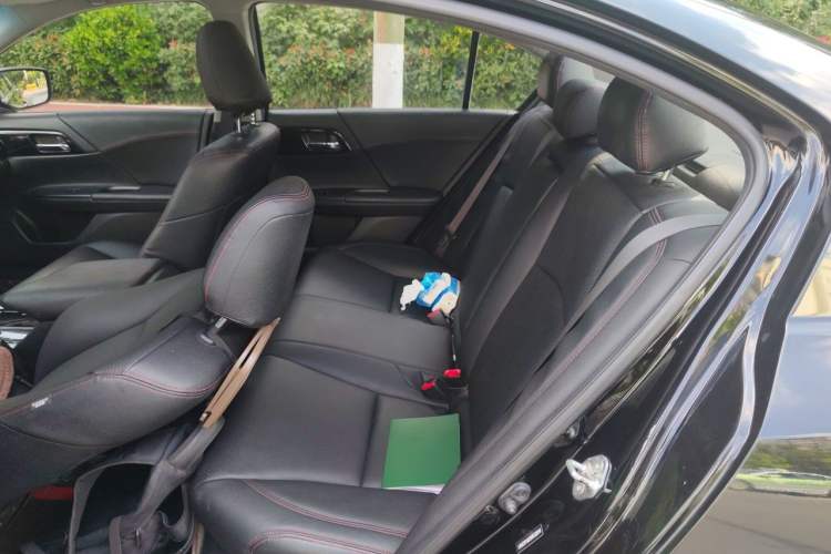 Used Honda Accord 2016 2.0L Comfort Edition Interior 4