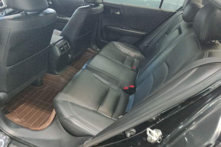 Used Honda Accord 2016 2.0L Elite Edition Interior 4