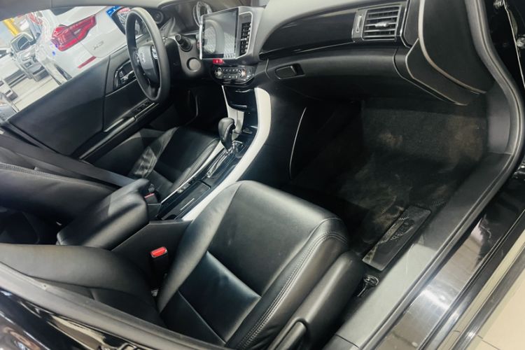 Used Honda Accord 2016 2.0L Comfort Edition Interior 5