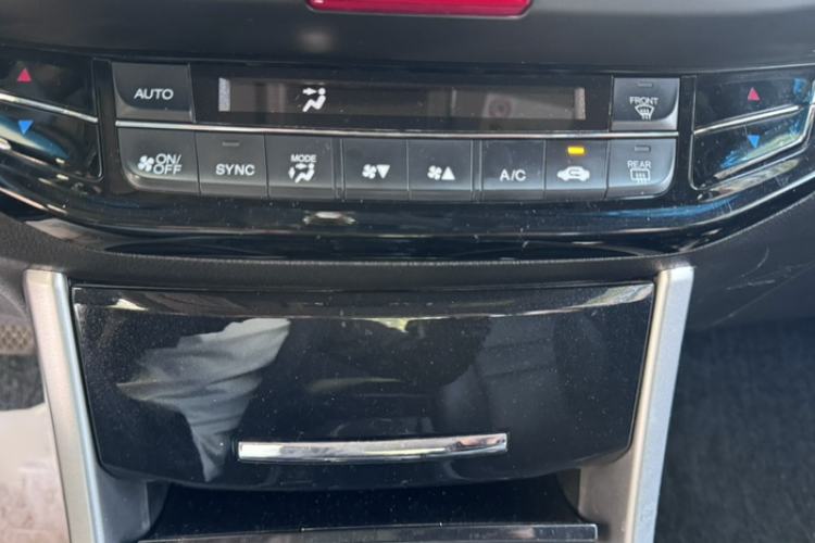 Used Honda Accord 2016 2.0L Elite Edition Interior 5