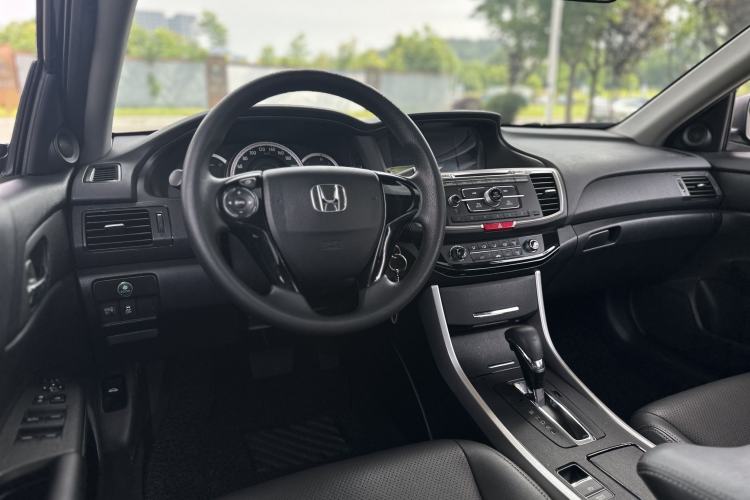 Used Honda Accord 2016 2.0L Comfort Edition Interior 5