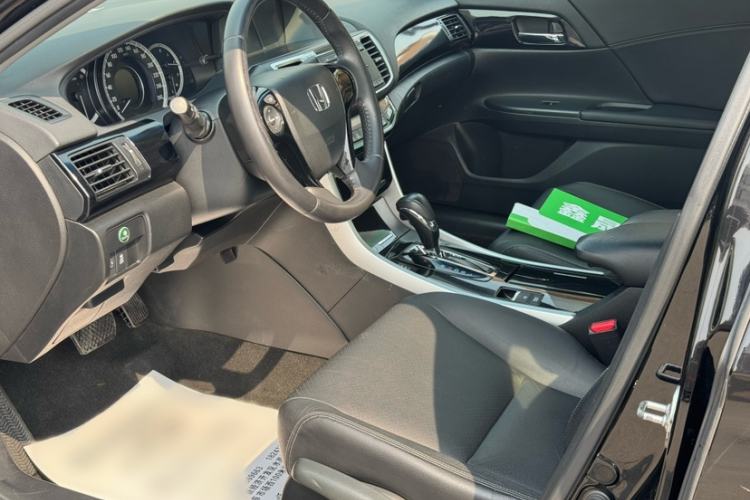 Used Honda Accord 2016 2.0L Elite Edition Interior 5
