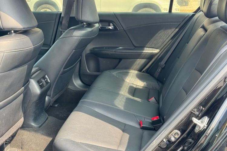 Used Honda Accord 2016 2.0L Elite Edition Interior 6