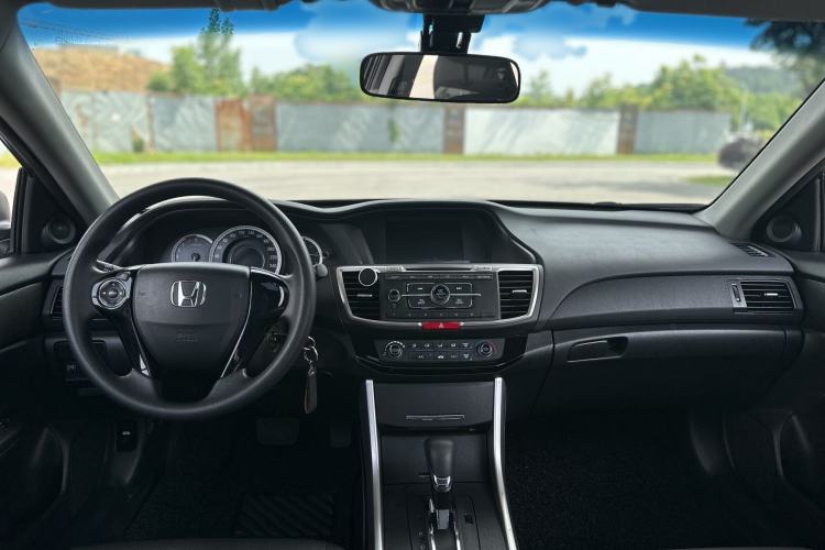 Used Honda Accord 2016 2.0L Comfort Edition Interior 6