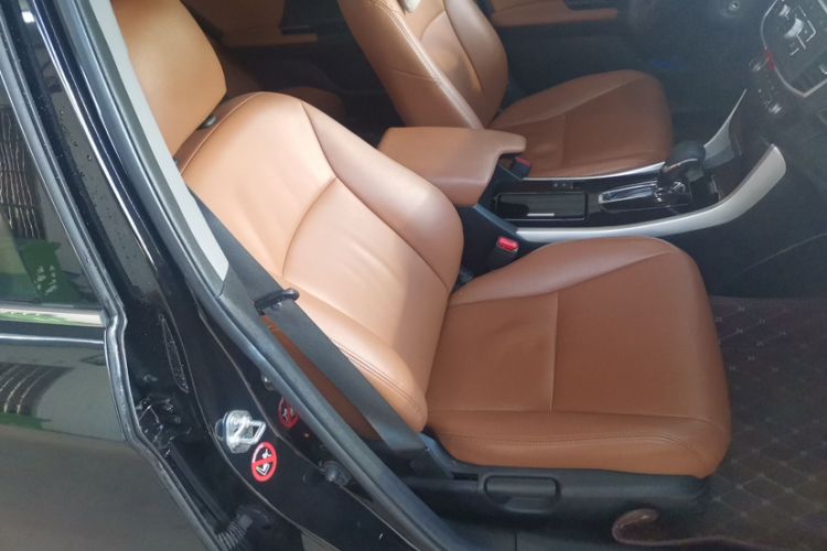 Used Honda Accord 2016 2.0L Comfort Edition Interior 7