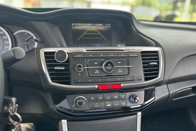 Used Honda Accord 2016 2.0L Comfort Edition Interior 8