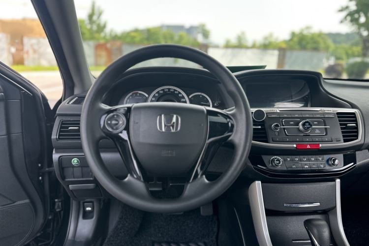Used Honda Accord 2016 2.0L Comfort Edition Interior 9