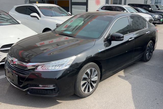 Ojetý Honda Accord 2016 Hybrid 2.0L Sharp Edition