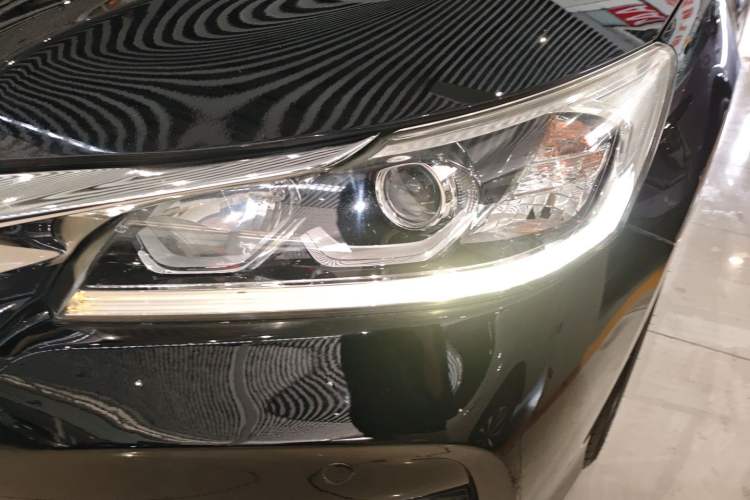 Used Honda Accord 2016 2.0L Comfort Edition Left Front Headlight