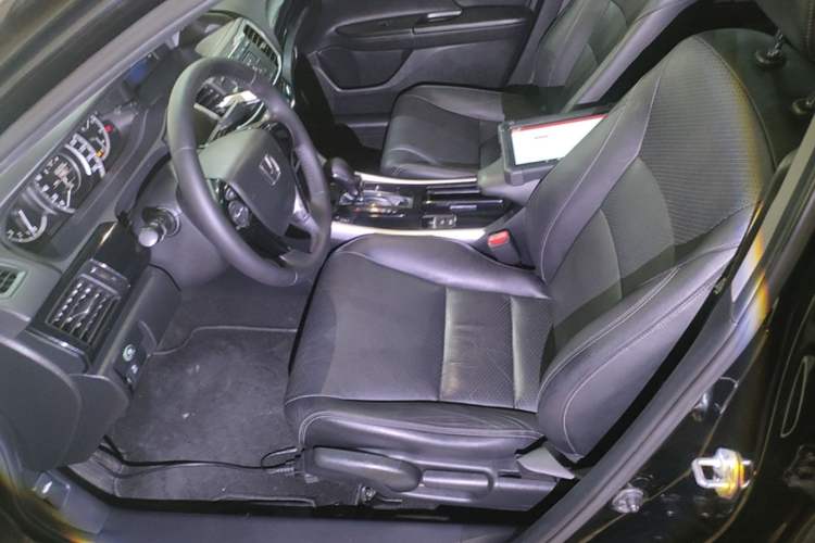 Used Honda Accord 2016 2.0L Elite Edition Left Front Seat