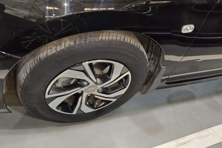 Used Honda Accord 2016 2.0L Comfort Edition Left Front Wheel Hub