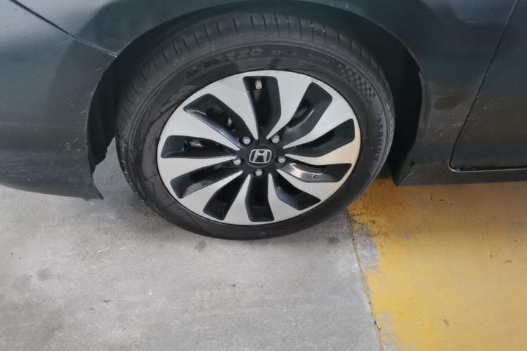 Used Honda Accord 2016 Hybrid 2.0L Sharp Edition Left Front Wheel Hub