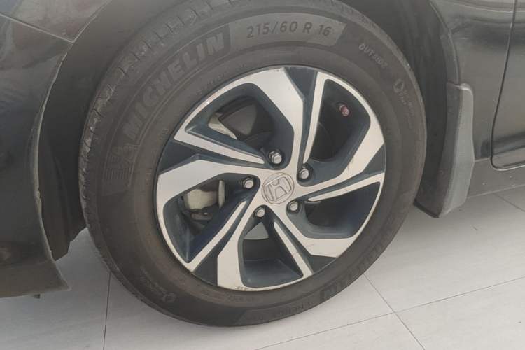 Used Honda Accord 2016 2.0L Comfort Edition Left Front Wheel Hub