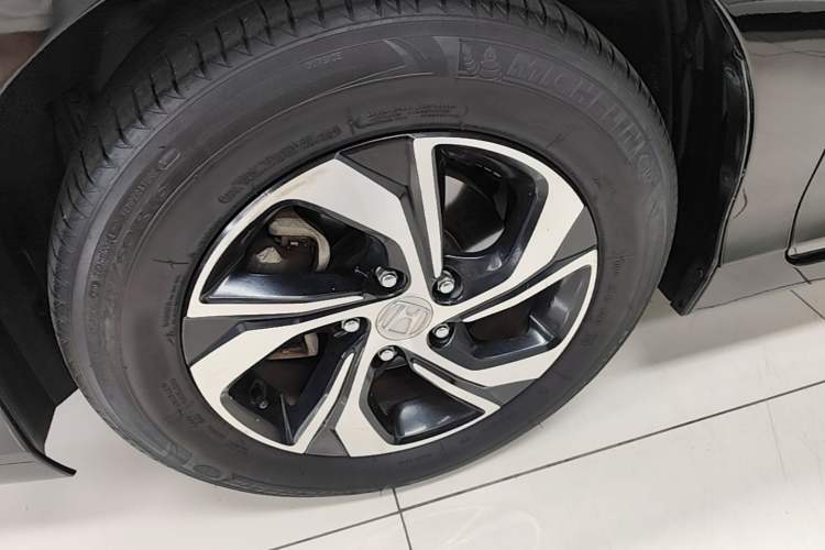 Used Honda Accord 2016 2.0L Elite Edition Left Front Wheel Hub