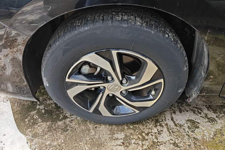 Used Honda Accord 2016 2.0L Luxury Edition Left Front Wheel Hub