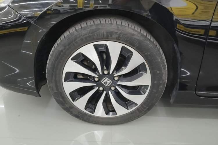 Used Honda Accord 2016 Hybrid 2.0L Sharp Edition Left Front Wheel Hub