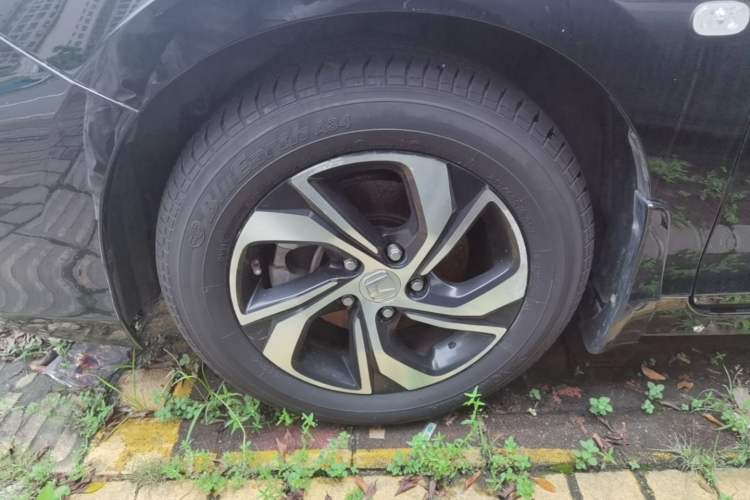 Used Honda Accord 2016 2.0L Elite Edition Left Front Wheel Hub