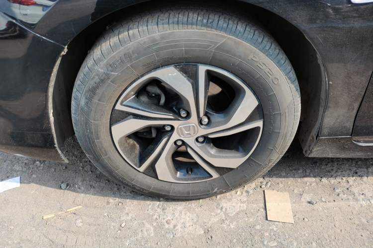 Used Honda Accord 2016 2.0L Elite Edition Left Front Wheel Hub