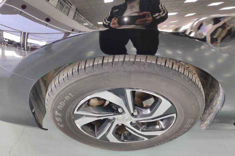 Used Honda Accord 2016 2.0L Elite Edition Left Front Wheel Hub