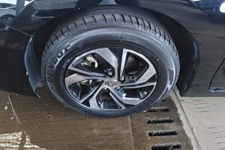 Used Honda Accord 2016 2.0L Comfort Edition Left Front Wheel Hub