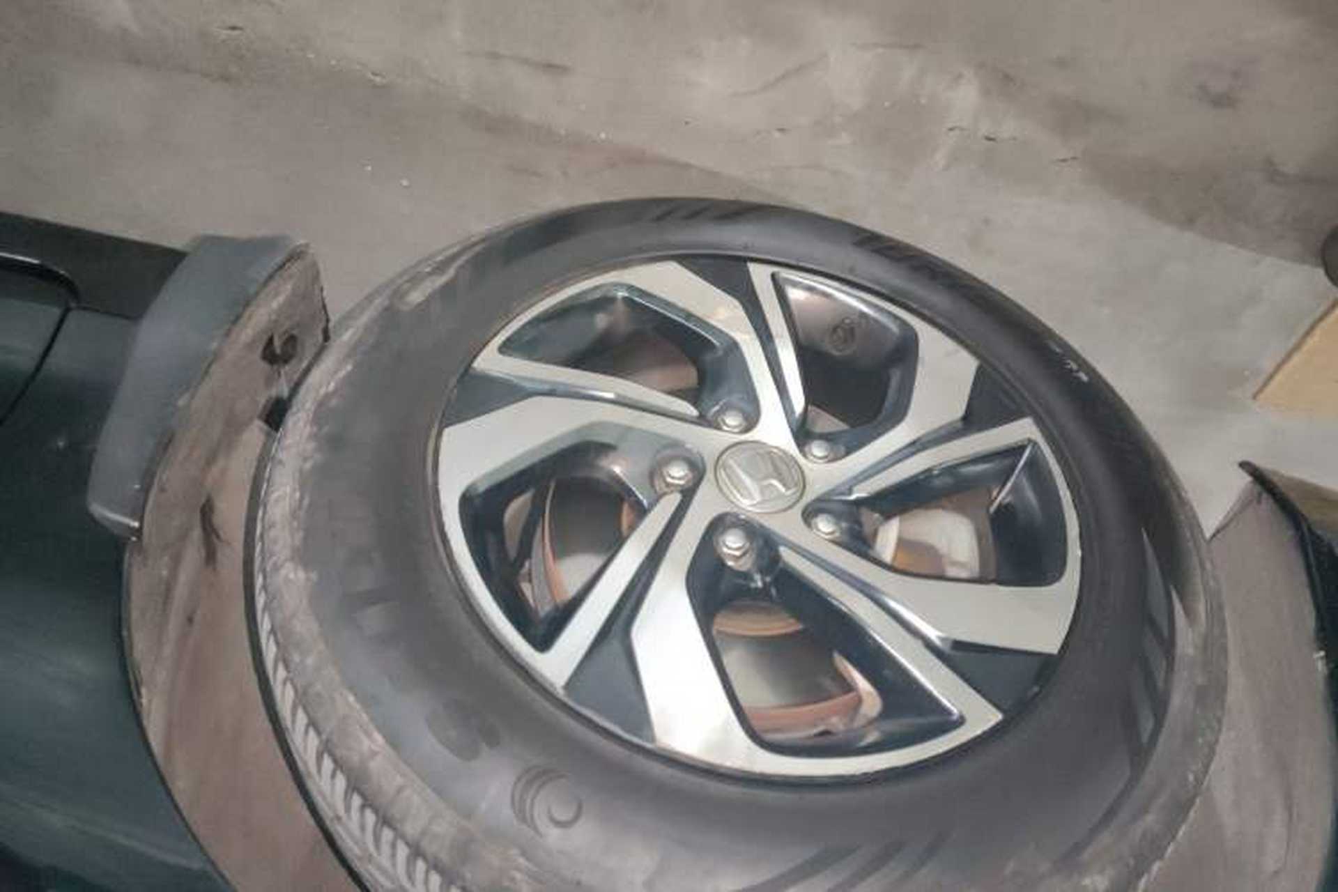 Used Honda Accord 2016 2.0L Comfort Edition Left Front Wheel Hub