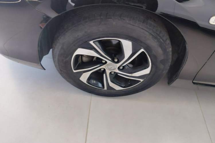 Used Honda Accord 2016 2.0L Elite Edition Left Front Wheel Hub