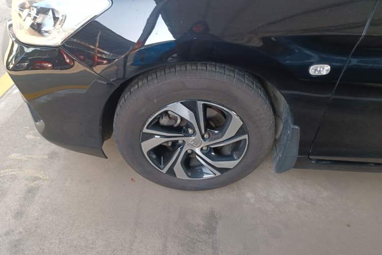 Used Honda Accord 2016 2.0L Comfort Edition Left Front Wheel Hub