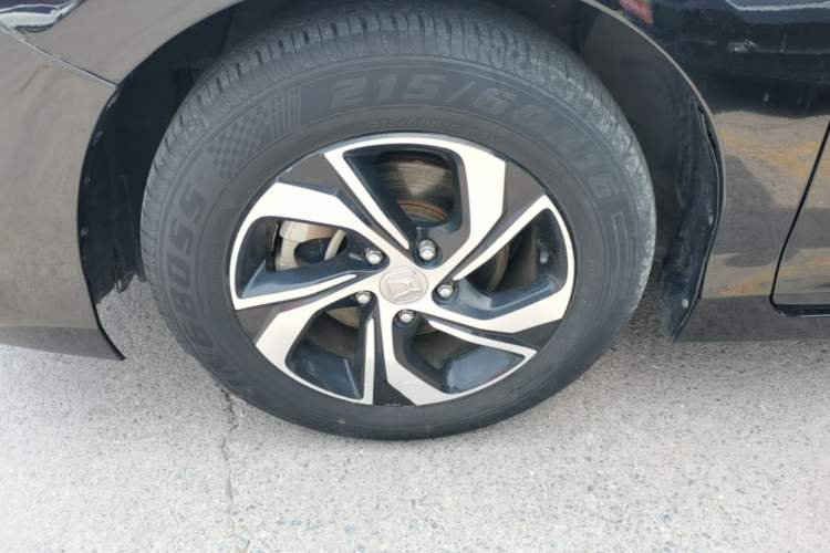 Used Honda Accord 2016 2.0L Elite Edition Left Front Wheel Hub