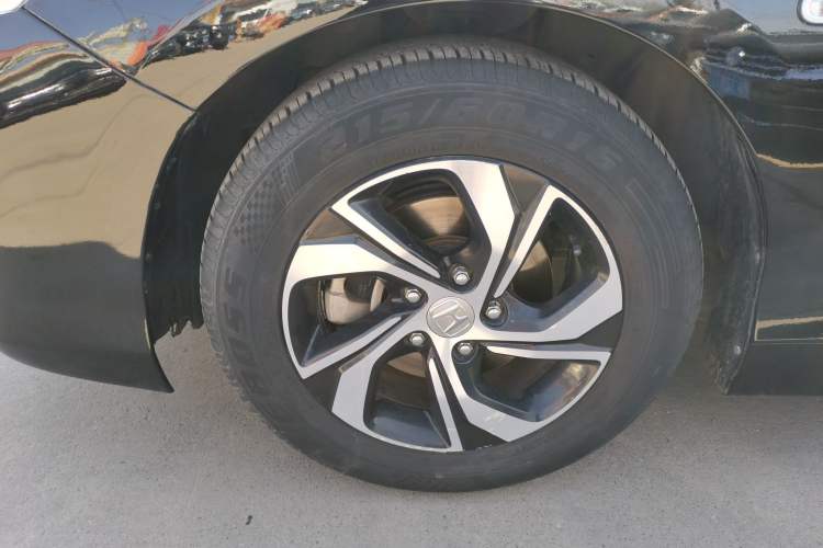 Used Honda Accord 2016 2.0L Elite Edition Left Front Wheel Hub