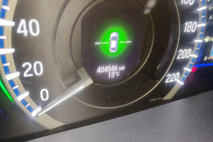 Used Honda Accord 2016 Hybrid 2.0L Sharp Edition Odometer Close Up