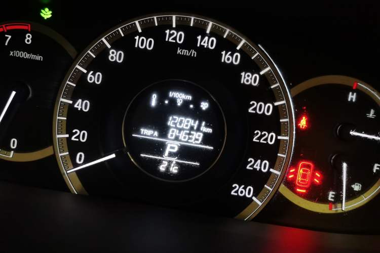 Used Honda Accord 2016 2.0L Elite Edition Odometer Close Up