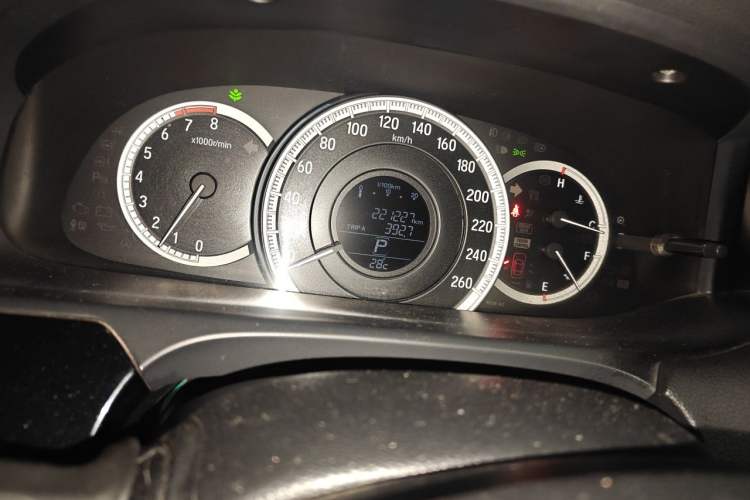 Used Honda Accord 2016 2.0L Comfort Edition Odometer Close Up