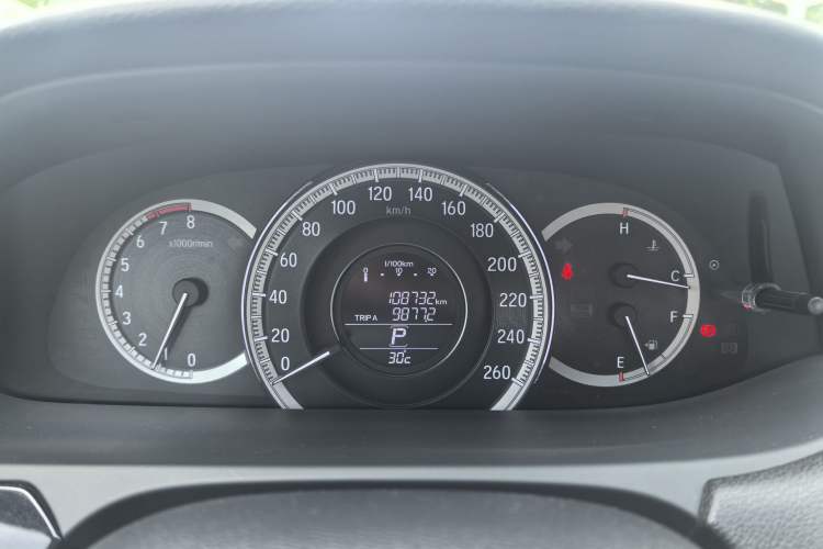 Used Honda Accord 2016 2.0L Comfort Edition Odometer Close Up